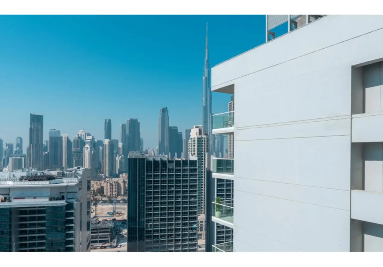 Keyrock Living - Luxury 1Br Apartment With Lake View In Business Bay Dubai