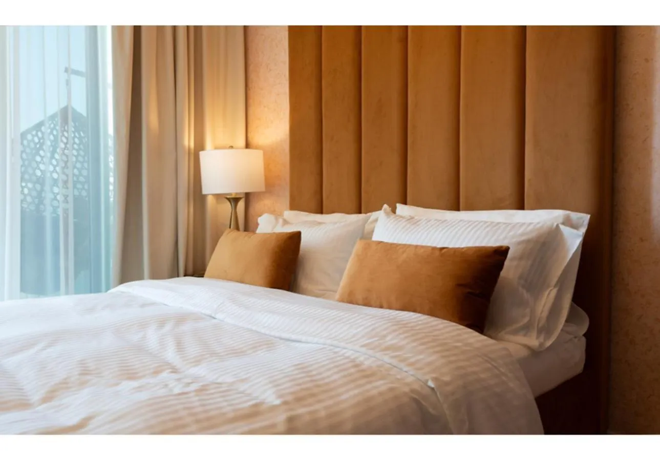 Keyrock Living - Luxury 1Br Apartment With Lake View In Business Bay Dubai